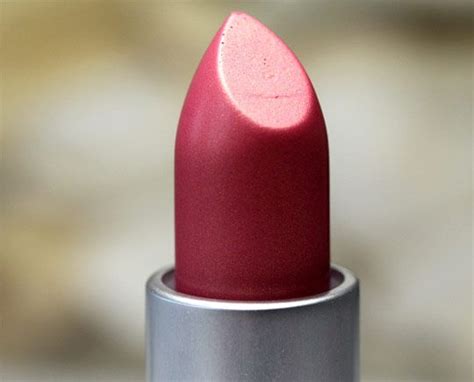 MAC Unsung Heroes: Bombshell Lipstick 